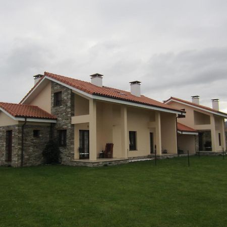 Apartamentos El Regueirin 2 Ovinana  Exterior photo